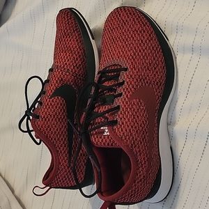 Nike dualtone racer women size 71/2 (youth size 6)